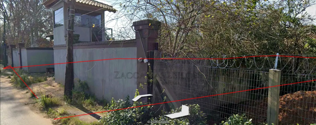 LOTE 001 - Um terreno situado no lugar denominado PICADA, no Município de Eldorado do Sul/RS, com área de 4.502,27m², localizado em lugar de quarteirão não definido, distante 1.419,80m, do limite da faixa de domínio do DNER,que lhe fica ao NORTE, medindo 35,00m, de frente ao OESTE, sobre o alinhamento da Avenida Martinho Poeta, lado dos nos pares (na verdade, número 995), 39,3m, no fundo, ao LESTE, com o Rio Jacui, por 132,00m, de extensão da frente ao fundo lado SUL, na divisa com propriedade de Pedro Carvalho e, 134,00m, de extensão de frente ao fundo, do lado NORTE, na divisa com propriedade de Júlio Ricardo Andrighetto Mottin, matriculado sob nº 36.149 do livro 2 – Registro Geral, do Registro de Imóveis de Guaíba/RS.