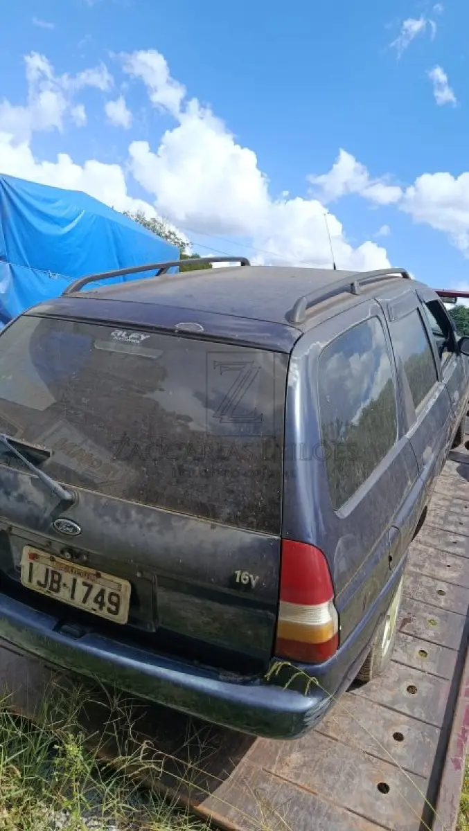 LOTE 002 - Um automóvel da marca FORD/ESCORT GL 16V F, placas IJB1749, na cor azul, ano/modelo  1999/2000, à Gasolina, RENAVAM 721833110.