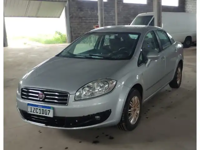 Leilão de um veículo FIAT/LINEA ESSENSE