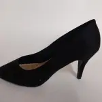 150 PARES DE SAPATO (SCARPIM), SALTO DE 9CM,  NUMERAÇÃO DIVERSA, COR PRETA, REF. 4012.