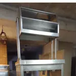 LINHA DE  DISTRIBUIÇÃO BUFFET INOX. 3 PEÇAS, SENDO 1 MÓDULO PORTA PRATOS E BANDEJAS, 1 BUFFET REFRIGERADO DE 5  ESPAÇOS COM PISTA FRIA E 1 BUFFET AQUECIDO DE 6 CUBAS