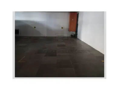 MATRICULA: 36.497 IMOVEL:  ESPAÇO ESTACIÖNANENTO 16 - localizado no Subsolo do edifício denominado " EDIFICIO  GÊNOVA", sito na Rua João Antoniazzi, esquina, com a Rua Giacomo Ceconello, nº 10, nesta cidade,  dita unidade está localizada a direita, na frente, de quem olhar o prédio a partir da Rua João Antoniazzi,  entre o espaço estacionamento 15 e a parede oeste do prédio, com acesso pela Rua Giacomo Ceconello,  com 15,150814m² de área real total; 13,000000m" de área real privativa e 2,150814m² de área de uso  comum, correspondendo-lhe, desta maneira, a fração ideal equivalente a 0,003721 do terreno e nas  demais coisas de uso comum e fim proveitoso do edifício. Dito terreno onde se ergue a construção, está  localizado na zona urbana desta cidade, parte do lote 61, esquina das Ruas Giacomo Ceconello e João  Antoniazzi, no quarteirão formado pelas citadas ruas, mais a Rua Emilio Conci e Rua Humaitá, com a  área de 565,50m2 (quinhentos e sessenta e cinco metros e cinquenta decímetros quadrados),  confinando: ao NORTE, na extensão na de 29,00m, com o lote no 59; ao SUL, na mesma extensão com a Rua Giacomo Ceconello; ao LESTE, na extensão de 19, 50m, contados de norte a sul, uma parte de  12,00m, com o lote no 62, e o restante, 7,50, com o lote no 64; e OESTE, com a Rua João  Antoniazzi.