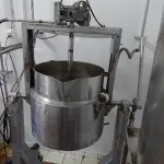 UM  TACHO DE COZIMENTO, EM BOM ESTADO.