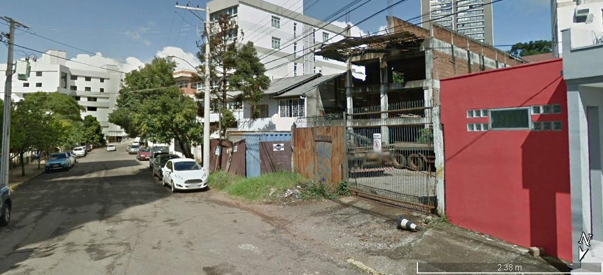 Terreno em Passo Fundo, com 552,00m², potencial de  construção ZOI2,  em que permite soma 3.312m² de área total.
