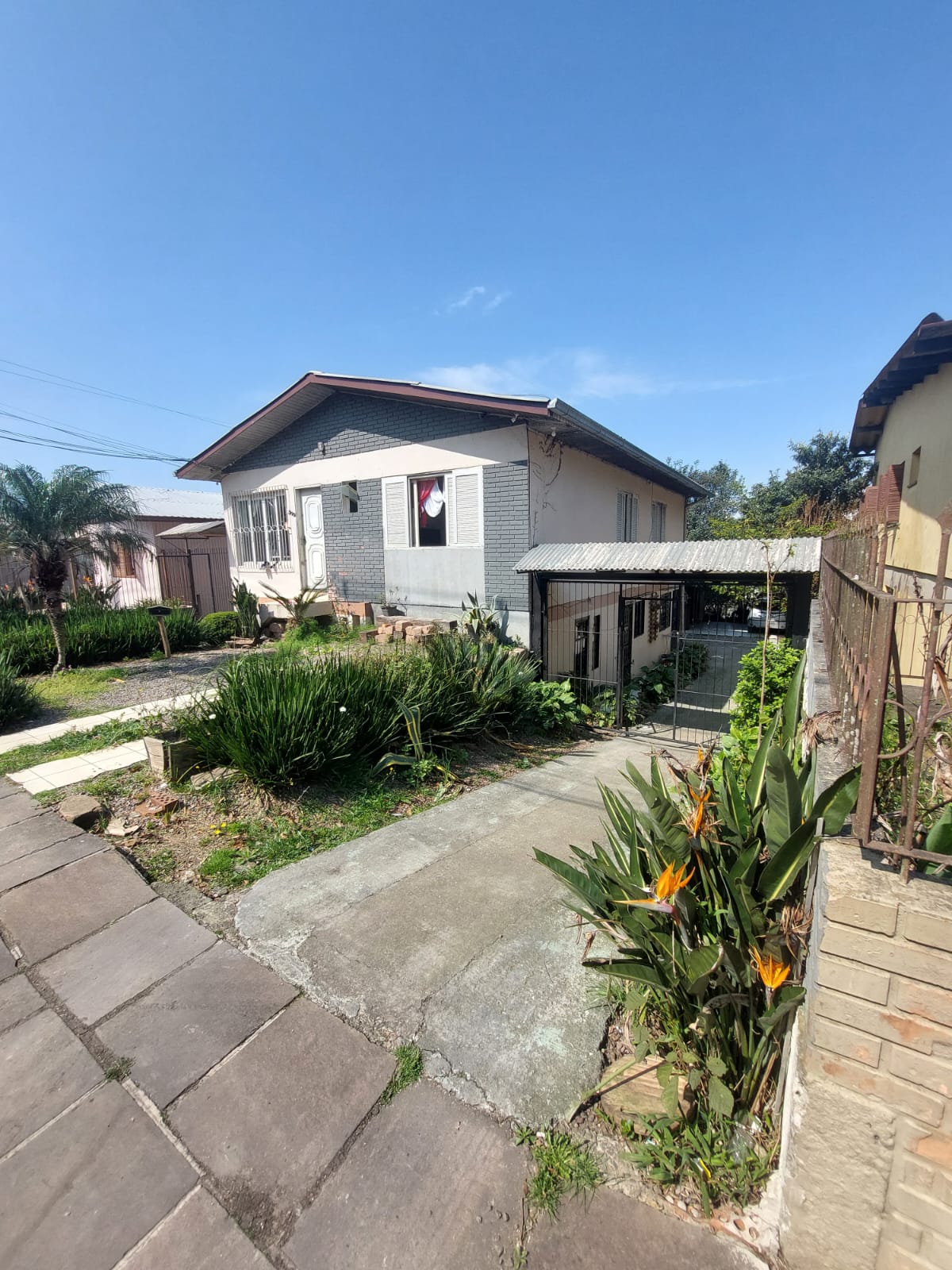 LOTE URBANO COM um prédio de alvenaria e misto residencial, com 192,00m²