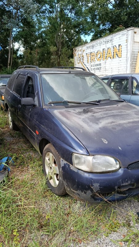 LOTE 002 - Um automóvel da marca FORD/ESCORT GL 16V F, placas IJB1749, na cor azul, ano/modelo  1999/2000, à Gasolina, RENAVAM 721833110.