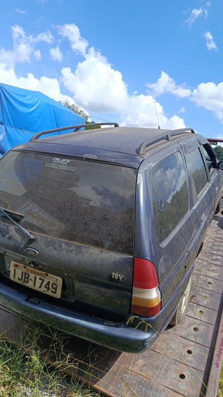 LOTE 002 - Um automóvel da marca FORD/ESCORT GL 16V F, placas IJB1749, na cor azul, ano/modelo  1999/2000, à Gasolina, RENAVAM 721833110.